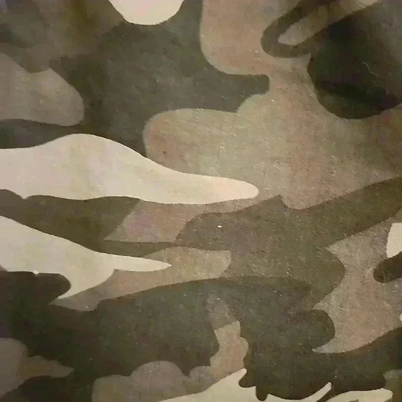 Distressed Rewash Brand Camo Pants - Picture 2 of 10
